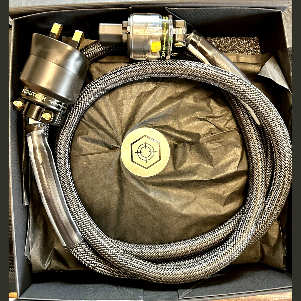 Foundation Power Flagship mains cable in magnetic gift box