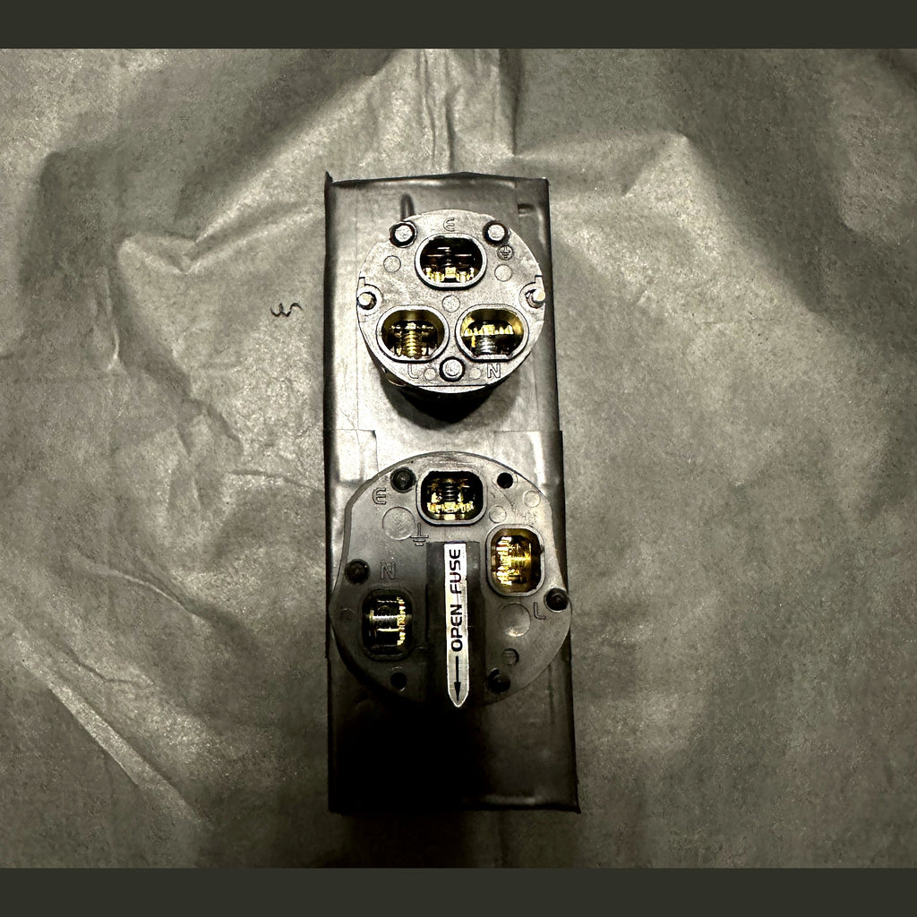 Connector internals detail — Foundation Power Flagship