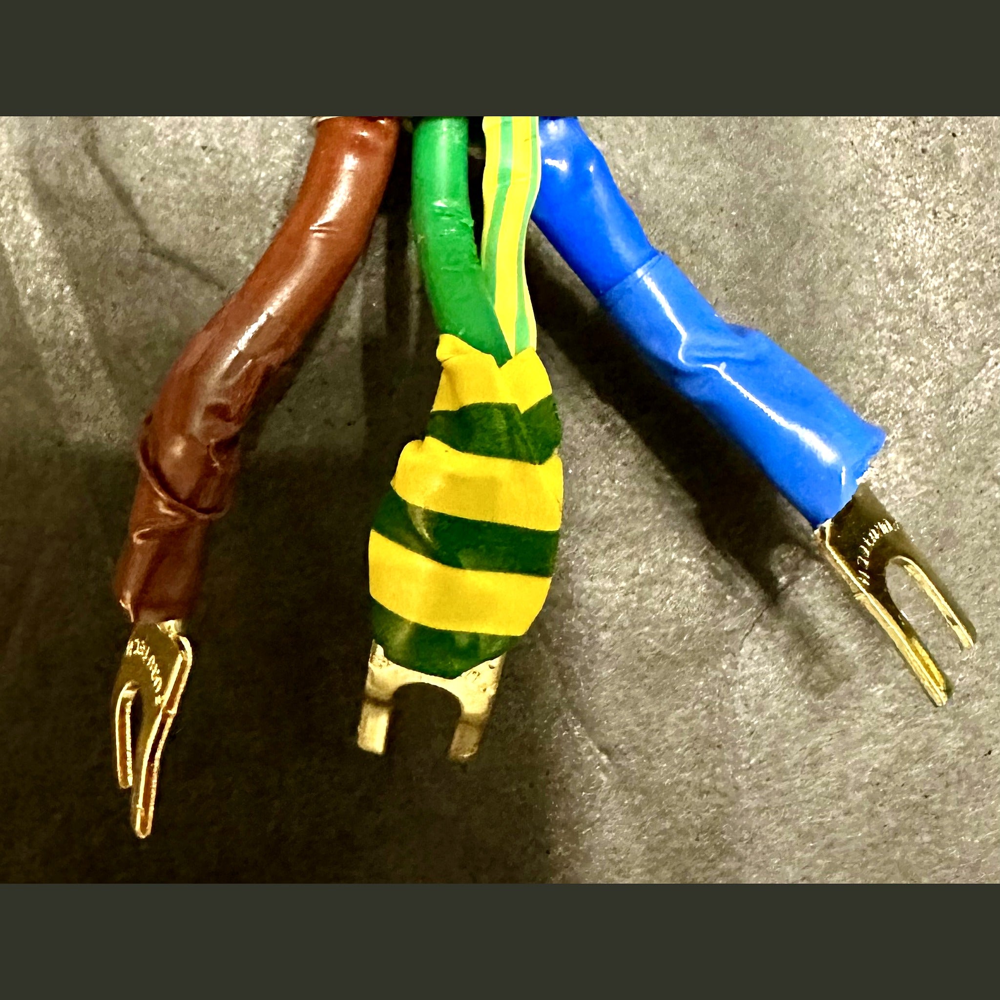 Spade connector macro — Foundation Power Flagship