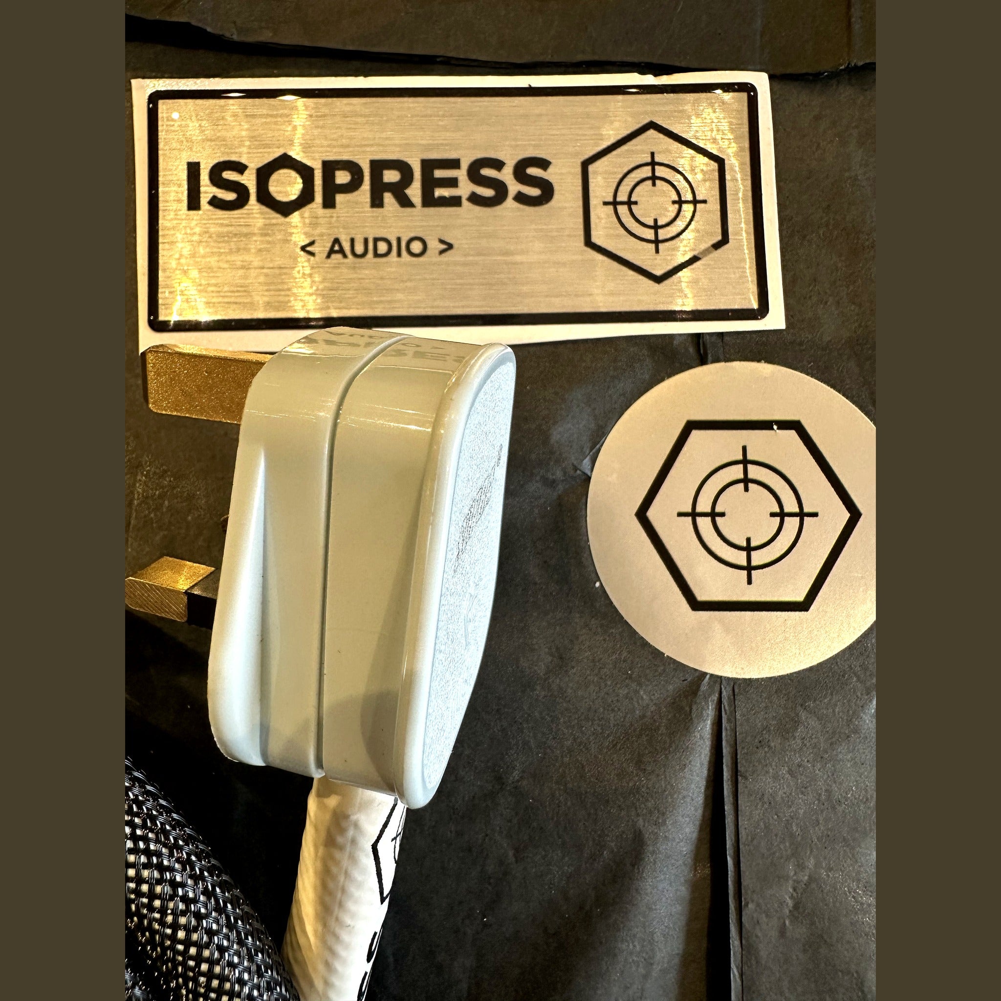 Supra gold-plated UK mains plug — Foundation Power Reference