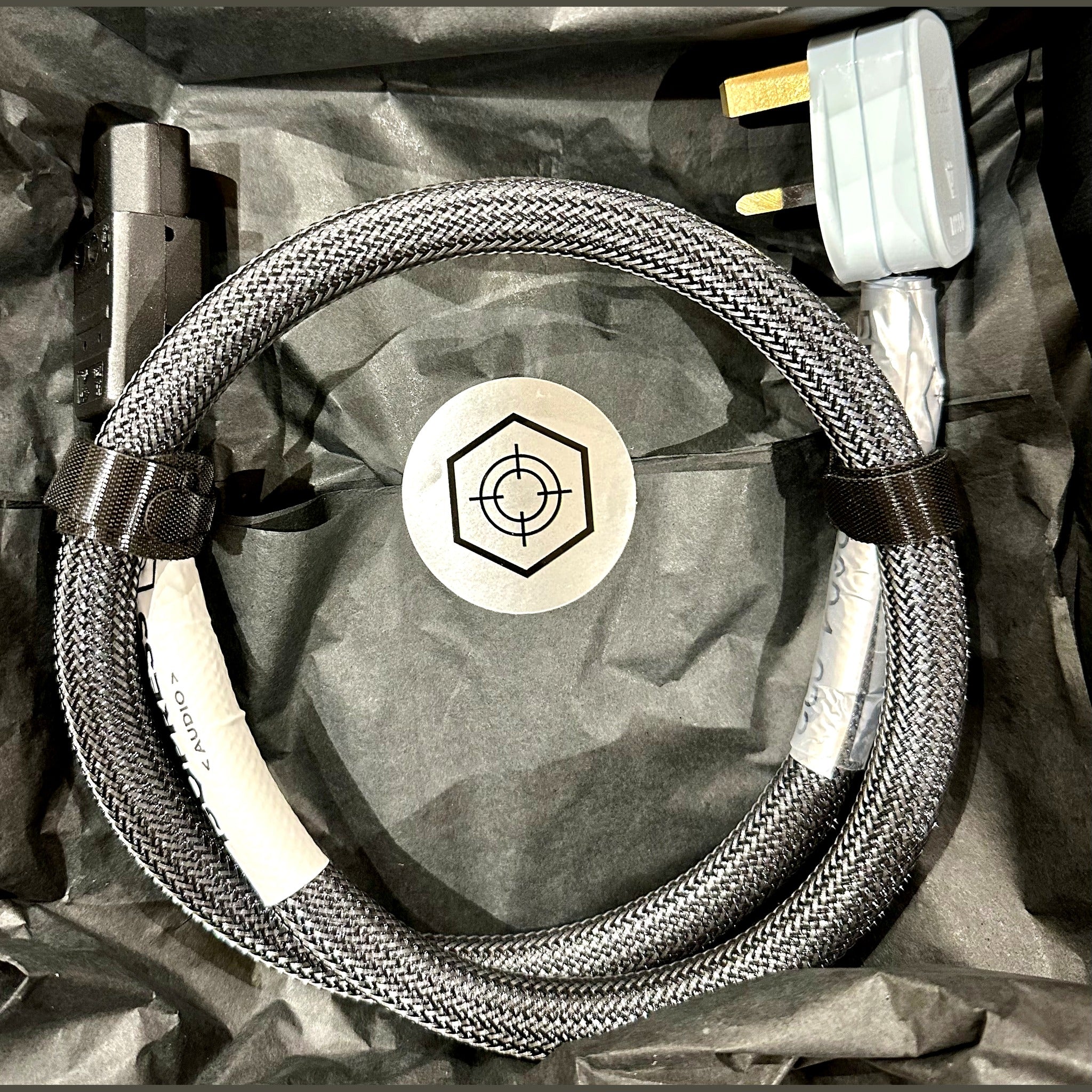 Foundation Power Standard mains cable in magnetic gift box