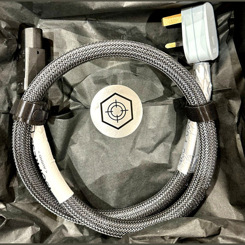 Foundation Power Standard mains cable in magnetic gift box
